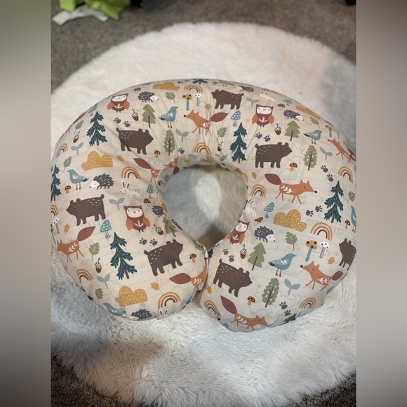 Boppy Other - Boppy Original Nursing Pillow, White and Gold Notebook Pattern with Cover Bundle